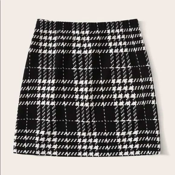 NWOT Plaid A-line Mini Skirt With Slit - Picture 1 of 5